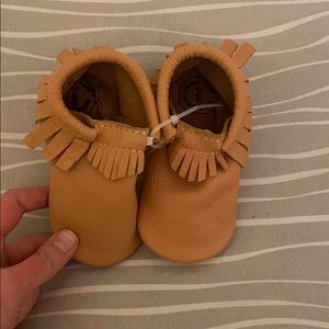 BRAND NEW size 6 freshly picked moccasin